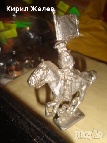 СТАР ОЛОВЕН ВОЙНИК РИЦАР КОННИК СТАТУЕТКА КАВАЛЕРИСТ ЗНАМЕНОСЕЦ 25069, снимка 11 - Колекции - 34370261