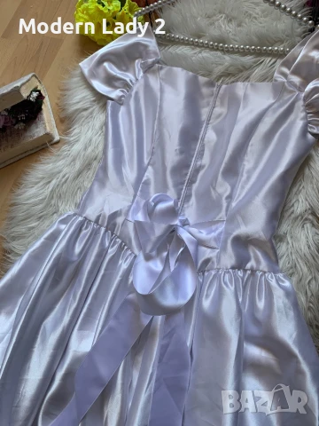 Нова бяла сатенена рокля, снимка 4 - Рокли - 50867111