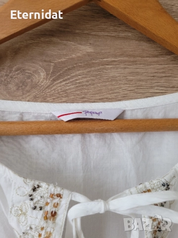 Бяла блуза с пайети , снимка 4 - Блузи с дълъг ръкав и пуловери - 51752226