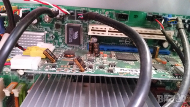 Настолен компютър MEDION PC MT 9, снимка 6 - Работни компютри - 39779205