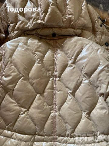 Много елегантно бежово яке с подвижна качулка, естествен пух. Високо качество., снимка 7 - Якета - 53292299