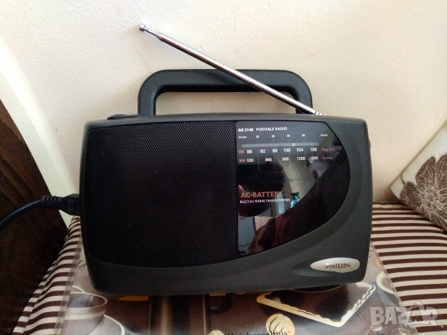 AM/FM радиоприемник PHILIPS AE 2140., снимка 3 - Радиокасетофони, транзистори - 54321467