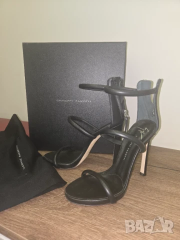 Giuseppe Zanotti, снимка 1