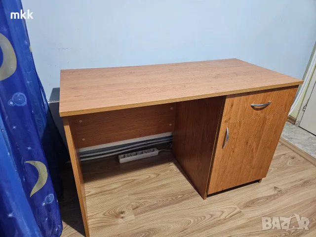 Практично дървено бюро, снимка 2 - Бюра - 56384307