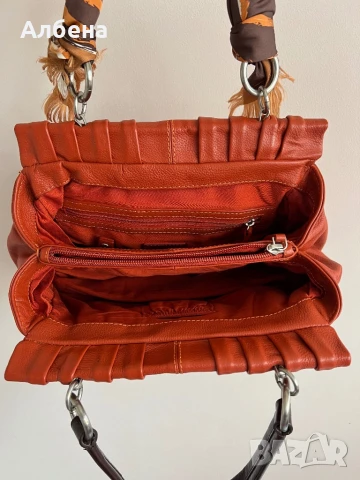 Оранжева чанта от естествена кожа, снимка 3 - Чанти - 50915036