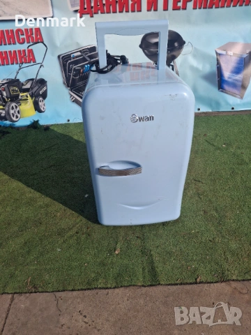 Хладилна чанта 12 220 V, снимка 2 - Хладилни чанти - 53891282