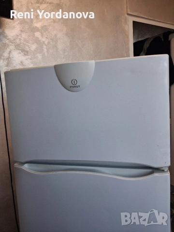 хладилник Indesit всичко работи по хладилник само лично предаване, снимка 2 - Хладилници - 53208249