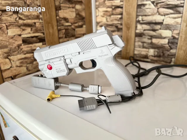 Ретро Namco GunCon (NPC-103) за PlayStation 1 + AV адаптер, снимка 2 - Аксесоари - 55798711