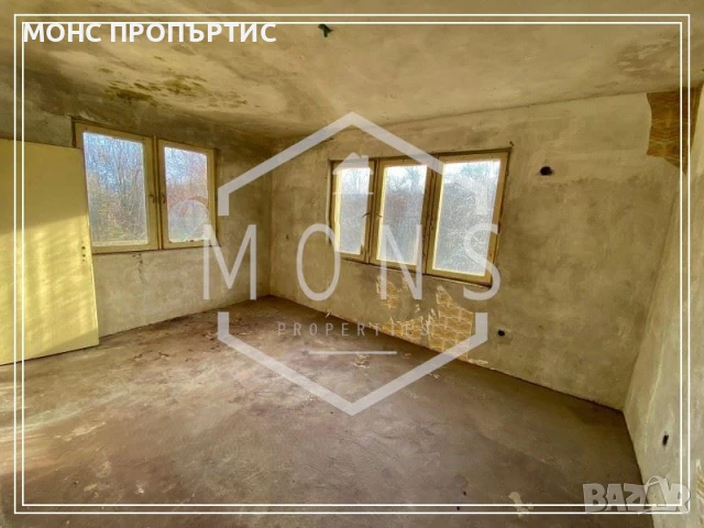 Урегулиран поземлен имот (УПИ) със застроена жилищна сграда в живописното село Върбица, област Велик, снимка 3 - Парцели - 51191605