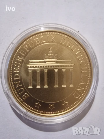 позлатен медал в капсула, снимка 7 - Антикварни и старинни предмети - 51219874