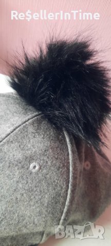 Нова дамска шапка с пухче , снимка 5 - Шапки - 42757211