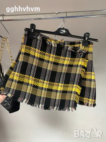 Пола панталонки на Bershka
, снимка 2 - Поли - 56145094