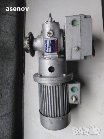 редуктор- червячен, снимка 2 - Електродвигатели - 53183668