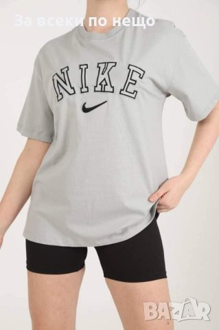 Дамска тениска Nike , снимка 2 - Тениски - 44380660