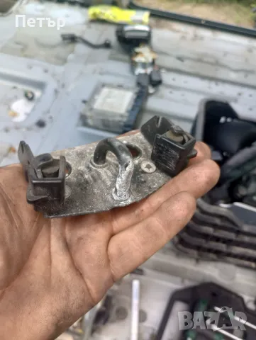 Заключалка заден капак врата ситроен ц8 Пежо 807 ланчия федра , снимка 2 - Части - 50136985