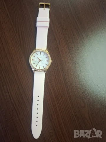 Оригинален дамски часовник Guess