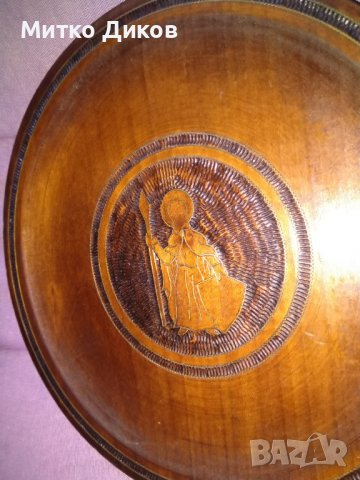 Дървена чиния за стена религиозна тематика-метални нишки Фи-25см, снимка 2 - Декорация за дома - 37881162