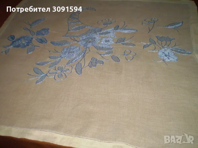 Стара ръчно бродирана покривка на тюл синя бродерия, снимка 4 - Други ценни предмети - 48445708