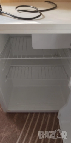 Мини бар Midea, снимка 2 - Хладилници - 51439086