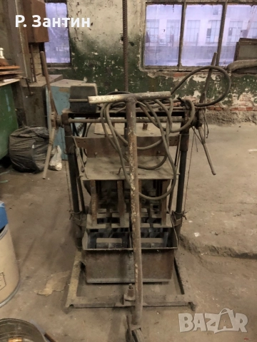 Преса за бетонови комини , снимка 2 - Други машини и части - 52517410