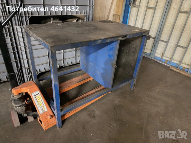 Метална работна маса