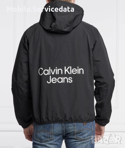 Calvin Klein Jeans Stacked Logo Windbreaker, снимка 3 - Суичъри - 52794296