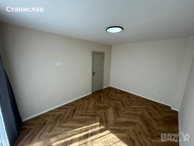 Собственик продава 3 стаен апартамент в кв. Възраждане 2, снимка 8 - Апартаменти - 54115034