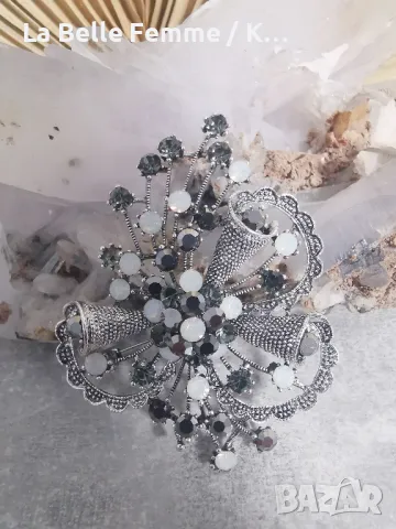 Брошки от кристали, кристално стъкло, мъниста, цирконий и седеф , снимка 3 - Други - 49097534