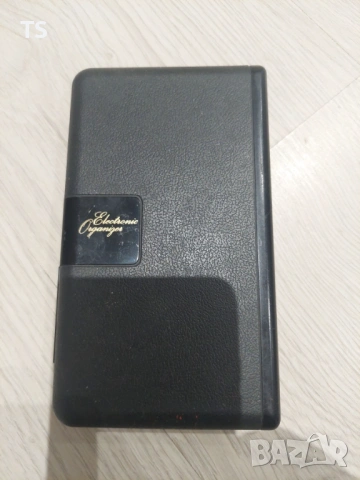 Ретро, винтидж калкулатор/органайзер Sharp IQ 7100, снимка 3 - Антикварни и старинни предмети - 53297433