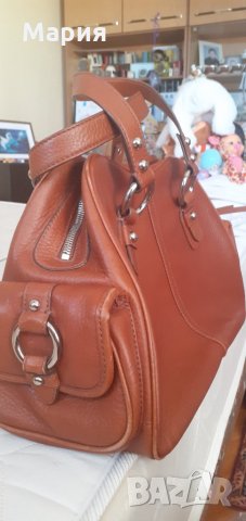 Оригинална чанта естествена телешка кожа- Banana Republic, снимка 2 - Чанти - 30013625