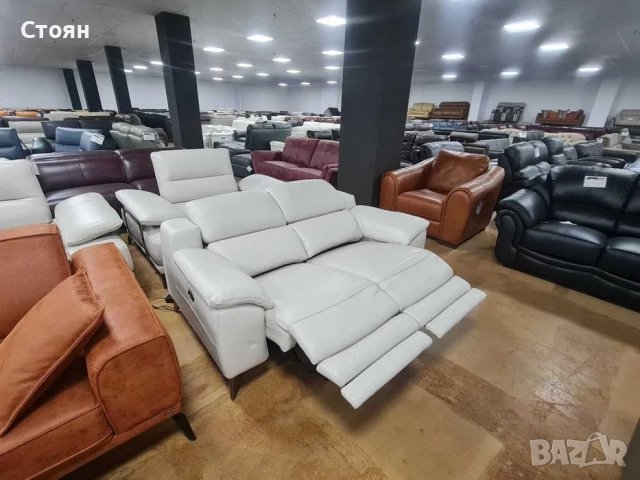 Светло сив кремав кожен диван двойка с ел релаксиращ механизъм, снимка 8 - Дивани и мека мебел - 39964126