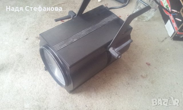 два професионални, сченични, студийни прожектора за представления, магазини REGGIANI , снимка 8 - Светкавици, студийно осветление - 29427320