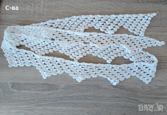 Дантела ръчно плетена на една кука 
