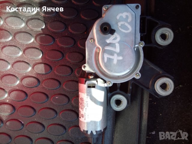 Моторче задна чистачка за Porshe cayenne 955, снимка 2 - Части - 35557653