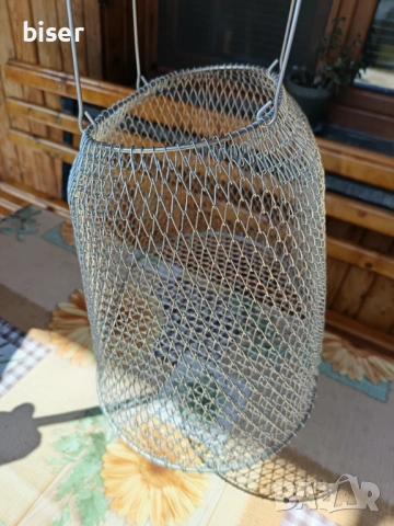 ДВЕ  СТАРИ  МЕТАЛНИ  РЕТРО-ЧАНТИ.../РУСКИ/