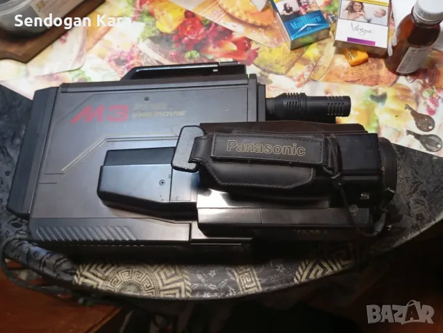 Видео камера Panasonic M3 VHS Movie употребявана, винтидж за колекционери, снимка 13 - Фотоапарати - 53142027
