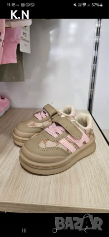 Бебешки обувки, нови 