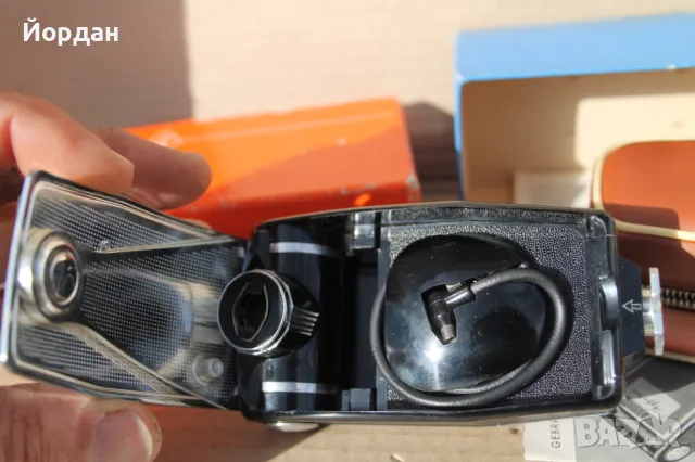 Немска светкавица за фото апарат ''Agfalux'' с калъф, снимка 5 - Антикварни и старинни предмети - 49546857