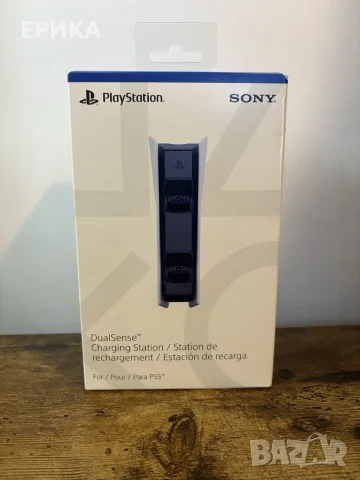 PlayStation 5 30th Anniversary, Limited Edition + 2 лимитирани DualSense джойстика и зарядна станция, снимка 11 - PlayStation конзоли - 56017861