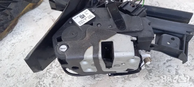 Задна лява брава Ford Focus III
