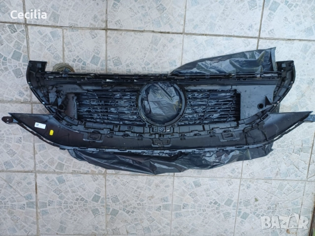  Хромирана решетка на камерата  Mercedes EQC N293 19, снимка 2 - Части - 51437434