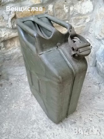 Стара Соц Метална Туба За Гориво / 20 Литра / 1986 г. , снимка 3 - Антикварни и старинни предмети - 38429184