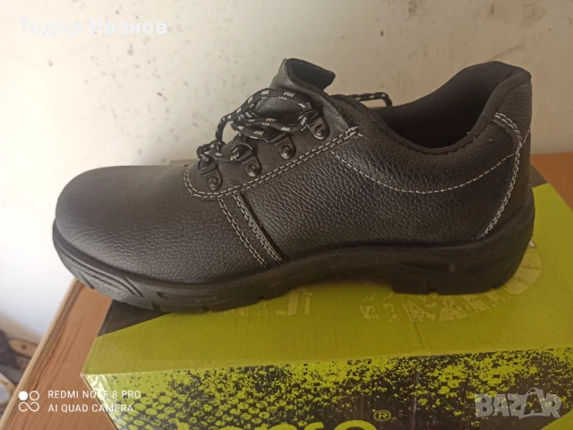 Продавам нови работни обувки 