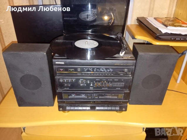 Малка уредба касетофон,радио и грамофон с колони