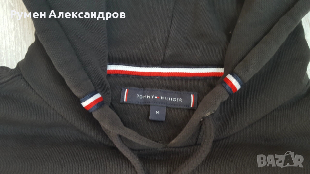 Памучен суичър Tommy Hilfiger в черно с качулка размер М, снимка 7 - Суичъри - 52448036