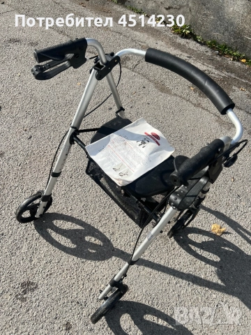 Ролатор/проходилка с седалка и спирачки – лека, стабилна и много удобна, снимка 6 - Ролатори - 52496929