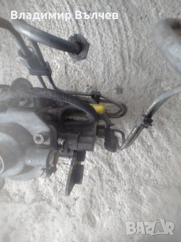 Нафтова помпа Bosch 1.9 Peugeot с дюзи, снимка 2 - Части - 40798877