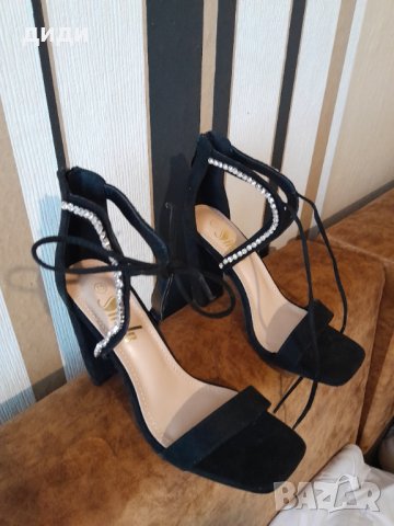 Дамски сандали
