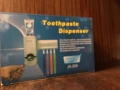 Диспенсър за паста и четки за зъби , снимка 1