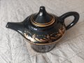 Стар порцеланов чайник с позлата , снимка 1 - Антикварни и старинни предмети - 42377892